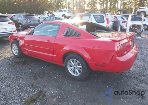 2007 Ford Mustang V6 Deluxe/V6 Premium z USA, uszkodzony, nr VIN 1ZVFT80N975318351